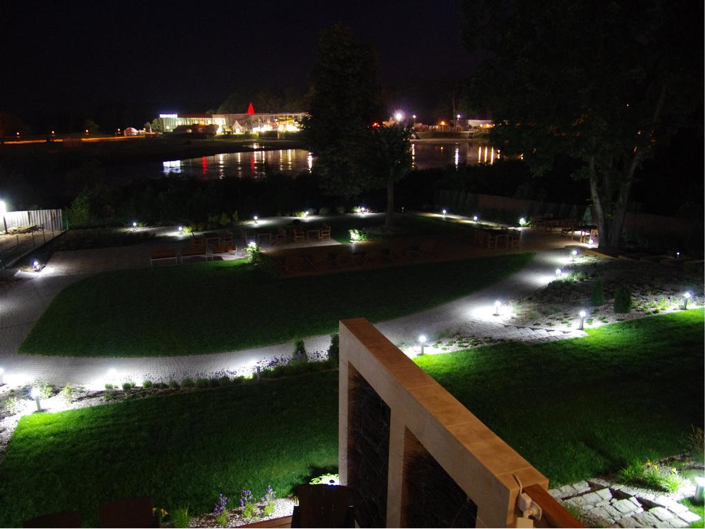 Hotel אוניוב מראה חיצוני תמונה