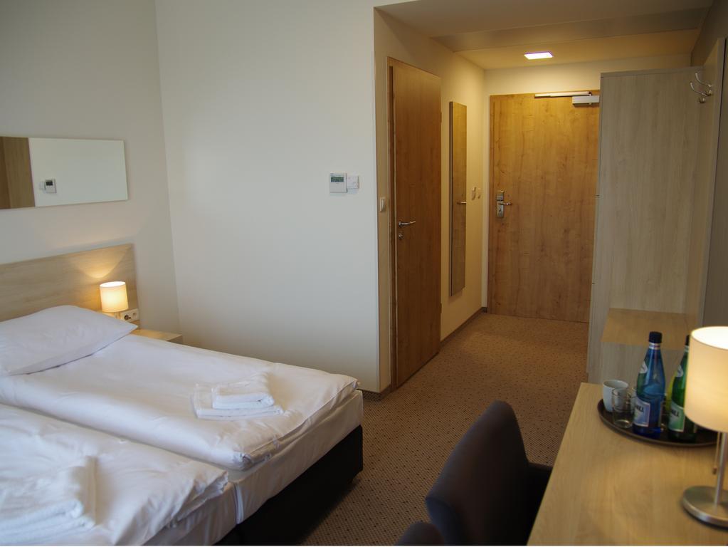 Hotel אוניוב מראה חיצוני תמונה
